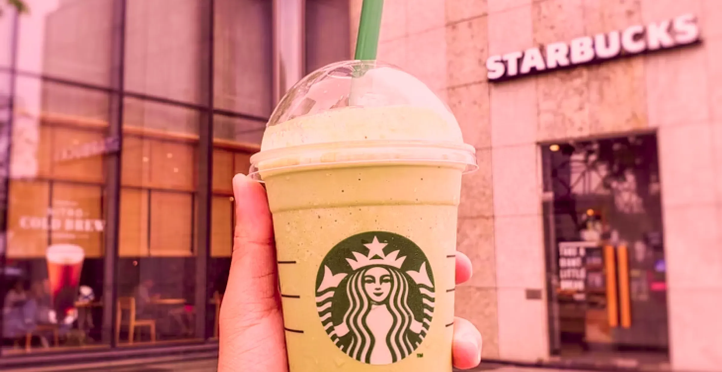 How Starbucks uses loyalty/rewards programs